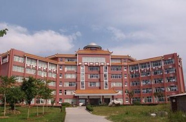 华宁县第一中学 华宁一中前身是建于乾隆四十八年(1783)的宁阳书院